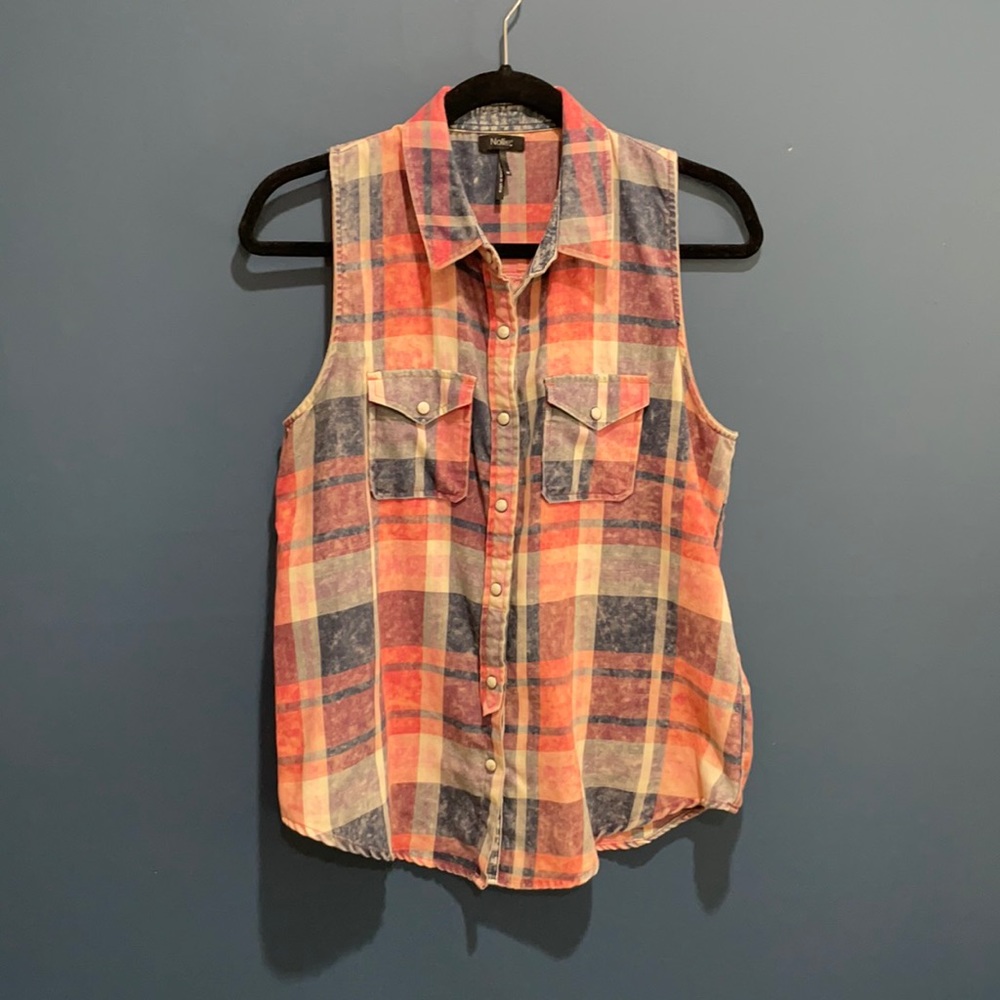 Button down sleeveless top